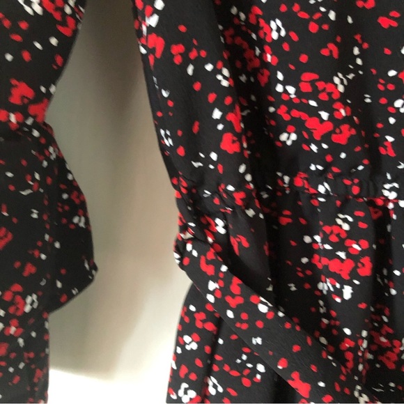 Dynamite Mock-neck tie-waist romper - Picture 4 of 13